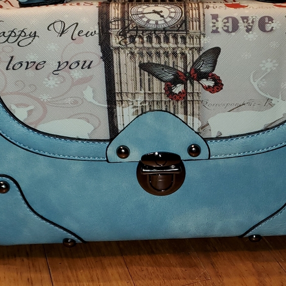 Blue Purse with Butterfly 🦋 - Picture 2 of 10